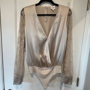 CAMI NYC Bette Silk Surplice Bodysuit Lace Long Sleeve Oat Champagne Size Medium